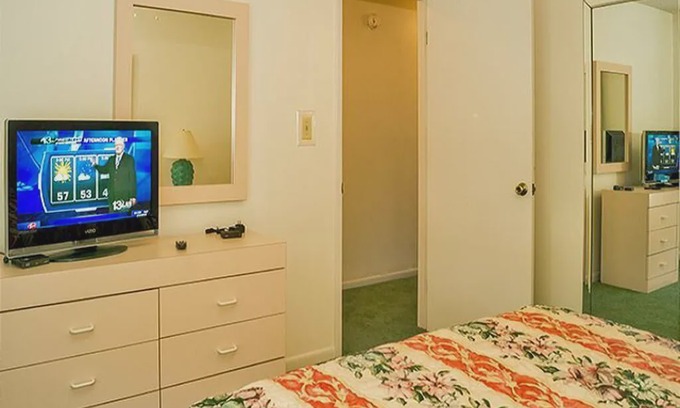 Laguna Beach Condo | Emerald Shores Resort 2001 - 627850: 1 BR, 1.5 BA Condominium in Panama City Beach, Sleeps 6