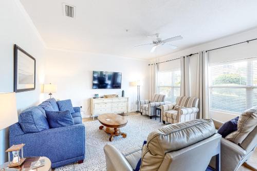 Frangista Beach Apartment | Emerald Waters 109