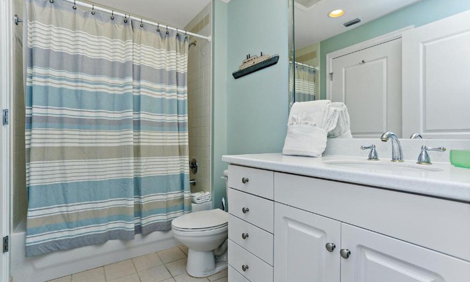 Silver Sands Beach Apartment | En Soleil 1111 East- 277047