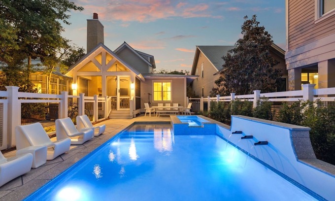 Watercolor House | Fall Availability! 72 Buttercup ~ Location! Location! Steps to Beach & Beach Club! Weber Grill!