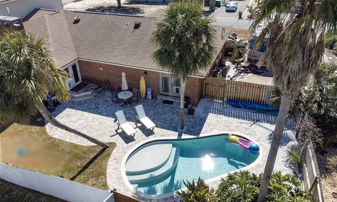 Fort Walton Beach House | Family-Friendly Beach Retreat