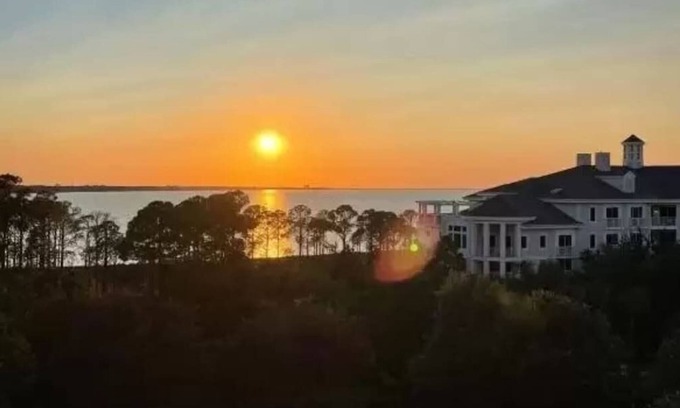 Baytowne Wharf Condo | Grand Sandestin 6th floor Studio with amazing bay view