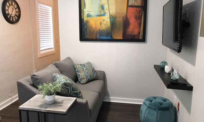 Downtown Apartment | Great location 1/2 block from Duval St - No parking