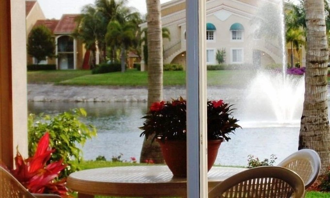 Old Naples Condo | GREAT RATES for ALL Months & throughout the Year! Beautiful Vacation Home!