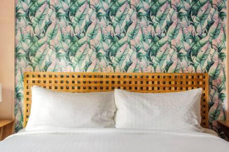 Historic Seaport Hotel | Green Room at the Grand Maloney