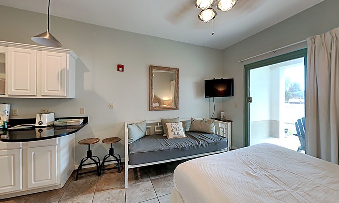 Rosemary Beach Condo | Ground Floor Studio Rental in Seacrest Beach – Pool & Easy Beach Access!