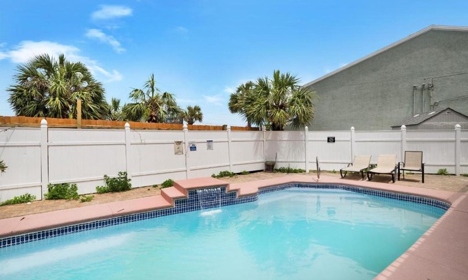 Lower Grand Lagoon Apartment | Gulfside Condos #2