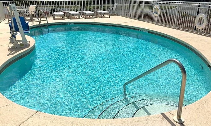 De Funiak Springs Hotel | Holiday Inn Express Defuniak Springs, an IHG Hotel