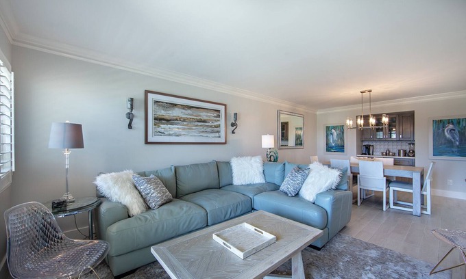 Holiday Isle Condo | Holiday Surf Unit 104 Beach Level, Newly Renovated *Includes Beach Service
