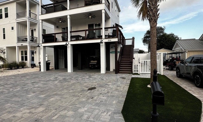 Laguna Beach House | Hot tub, Perfect For Families, Close To Pier Park, Brand New Home