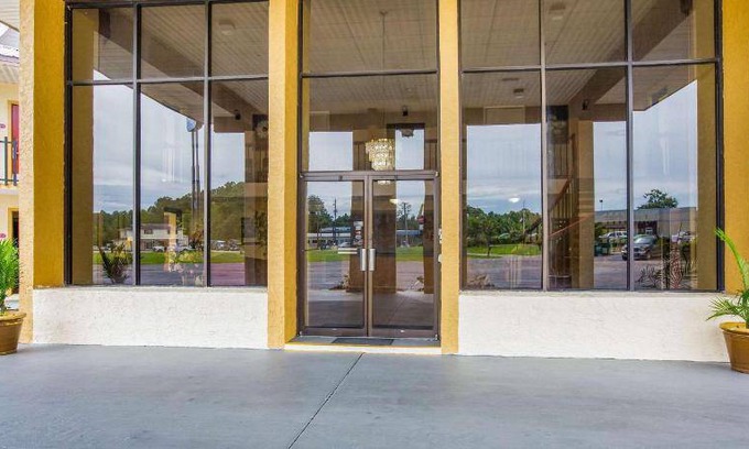 Bonifay Hotel | Hotel ∙ 127 guests
