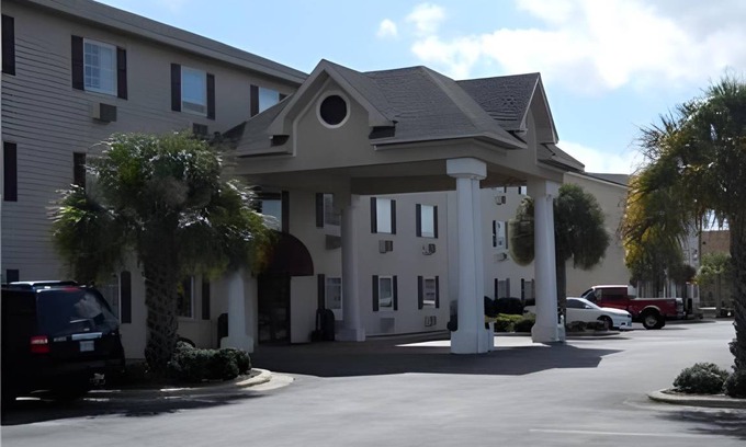 Pensacola Hotel | Hotel ∙ 127 guests
