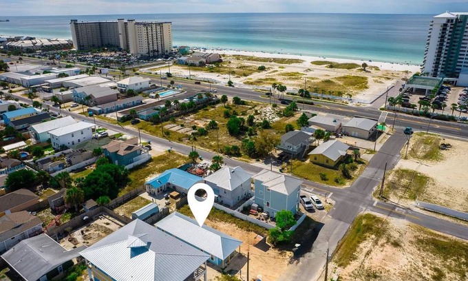 Crescent Beach House | House ∙ 3 bedrooms ∙ 8 guests