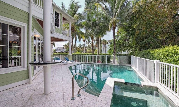 Old Naples House | House ∙ 4 bedrooms ∙ 8 guests