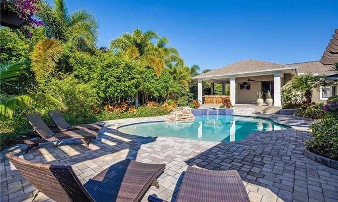 Old Naples House | House ∙ 5 bedrooms ∙ 10 guests