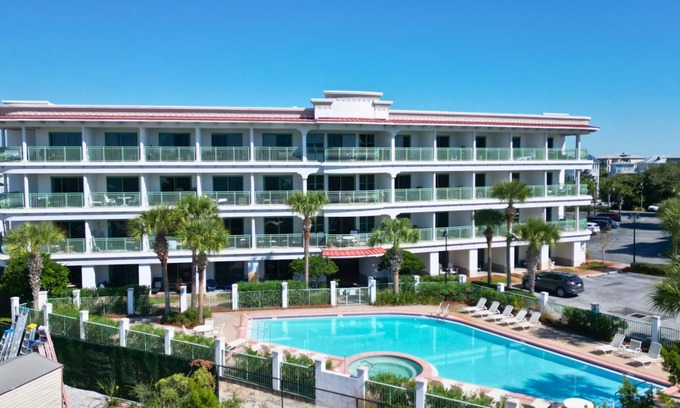 Rosemary Beach Condo | Inn at Seacrest - Community pool and 2 FREE bikes - `Nestled Inn`
