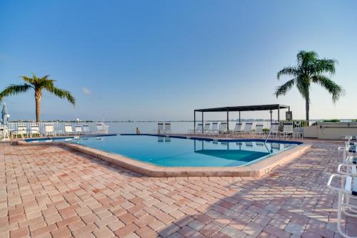 Casa del Mar Apartment | Isla Del Sol Condo about 2 Miles to St Pete Beach!