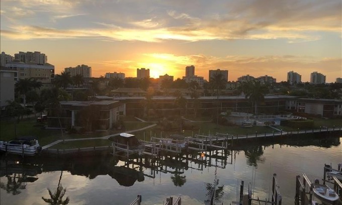 Marco Island Apartment | IslanCov405 - Islander Cove condo