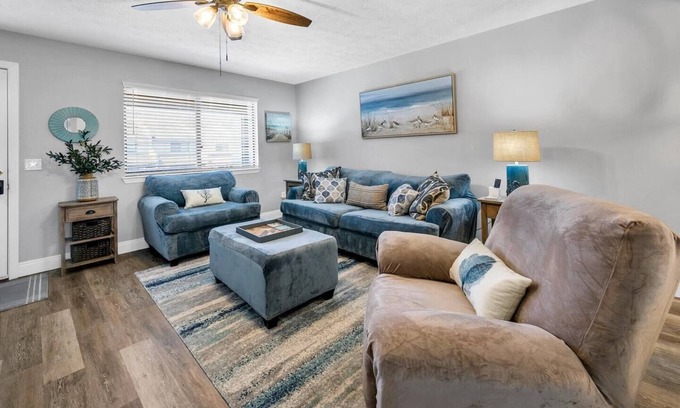Laguna Beach Estates House | Laguna Breeze! Newly Updated! 90-Seconds to Beach!
