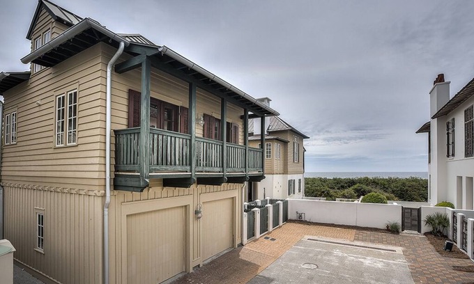 Panama City Beach Apartment | Lamberth Carriage House - Gulf Views! Steps to the Beach! Free Bikes, Fitness, Tennis
