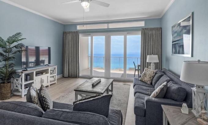 Panama City Beach House | Large 3 Bd Penthouse 2020 In Laketown, Great Views and Amenities!