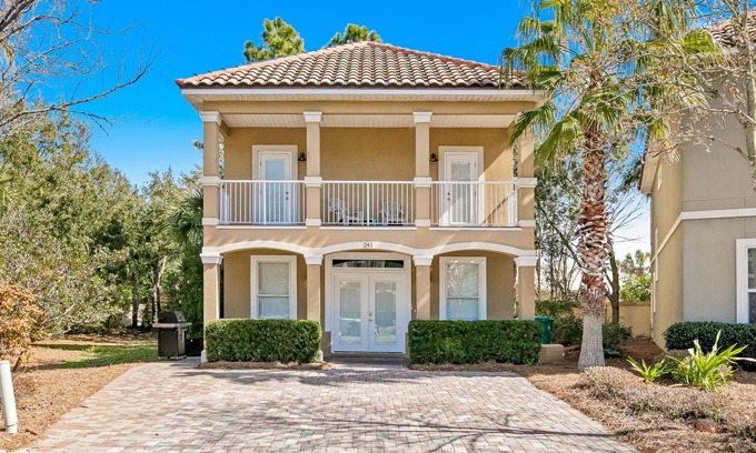 Villages of Crystal Beach House | Large and comfortable home close to the beach with w/d, full kitchen, & balcony