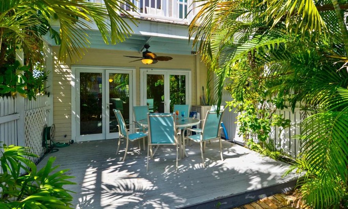 Bahama Village House | Linger Longer (Townhouse)