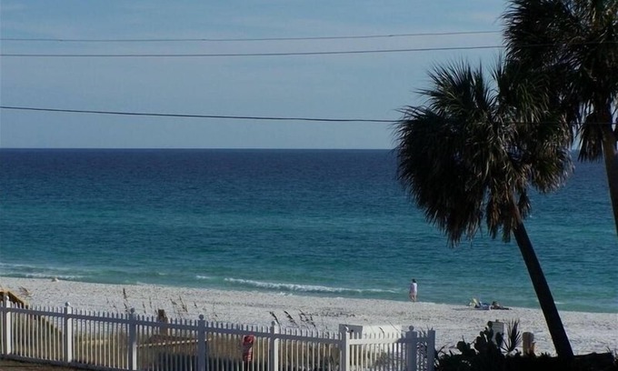 Miramar Beach Condo | Luxury Apartment with 1 bed directly opposite the beach, including beach set up!