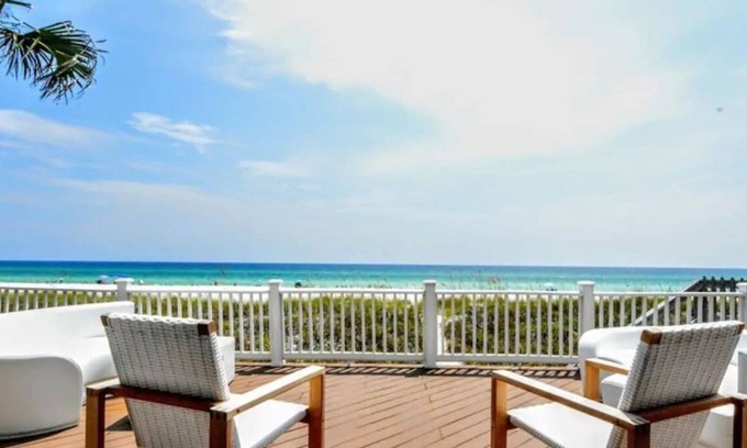 Bahama Beach House | Luxury Getaway-Beachfront! Amazing Weddings