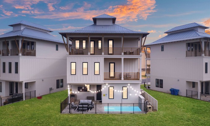 Panama City Beach House | Luxury PCB! 5BR Beach House w/Pool, Elevator, Outdoor Grill, Arcade – Sleeps 16
