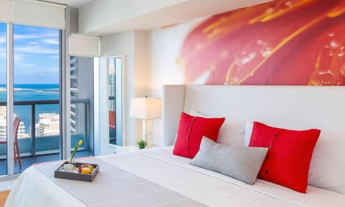 Downtown Miami Apartment | MVR - Where Views Meet Vibes in Miami