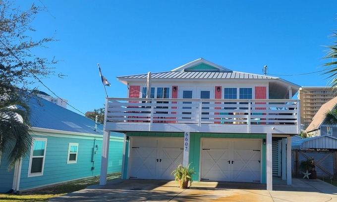 Holiday Beach House | Nash-Shell Beach Cottage. Close to the beach, pets considered.