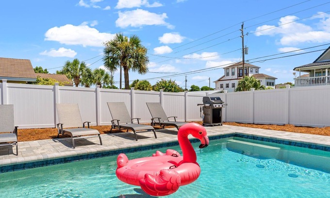 Hollywood Beach House | NEW 6 BR Home | Private Heated Pool | Walk 2 Beach