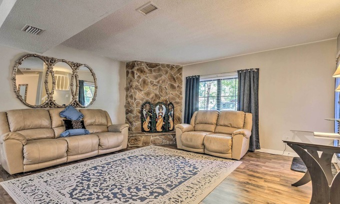 East Pensacola Heights House | NEW! Classic Townhome < 9 Mi to Pensacola Beach!