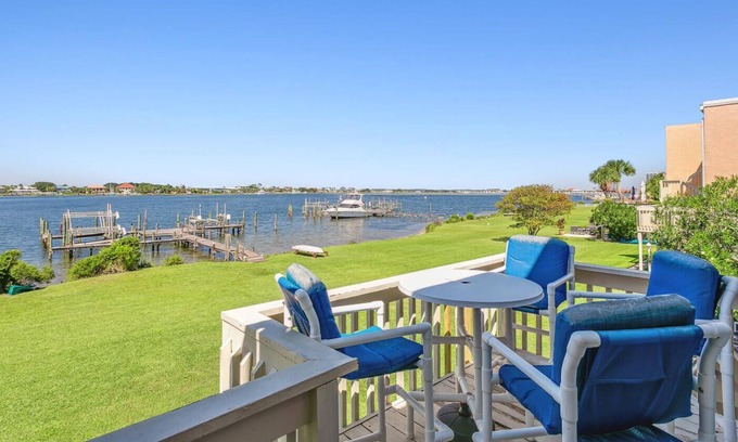 Villa Sabine House | New Listing - Beach N Bay Hideaway!
