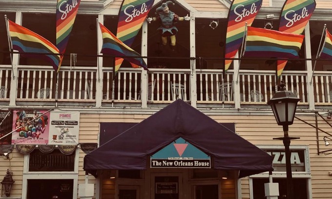 Downtown House | New Orleans House - Gay Male Adult Guesthouse