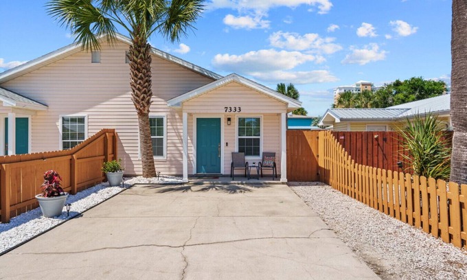 Gulf Lagoon Beach House | New! Sunset Retreat TOO 2BR 4 Min Walk to Beach!