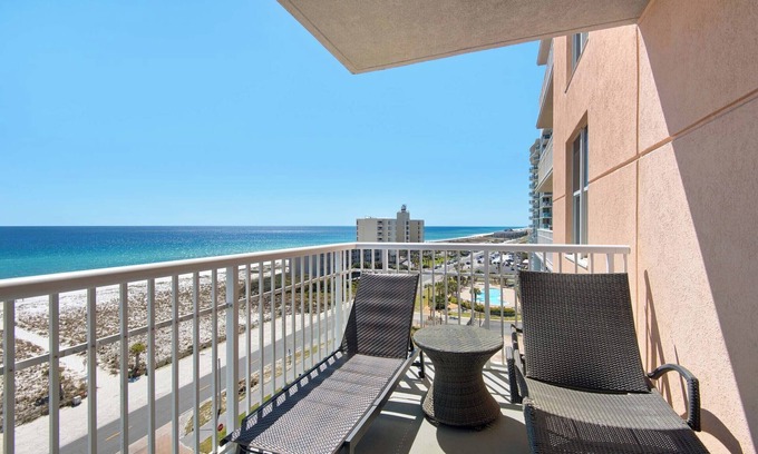 Pensacola Beach Condo | ⭐Newly Renovated! Walk2Beach-Gulf Views-Santa Rosa Towers 803⭐