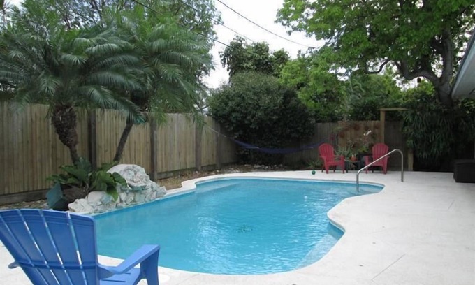 New Town House | November Special-Private Home- Sun-filled Pool- Neighborhood Water Inlet