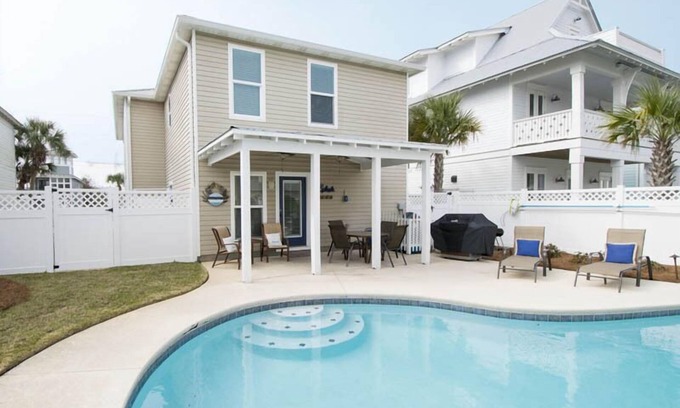 Crystal Beach House | Ocean Breeze | Pet Friendly, Beach Front, Pool!