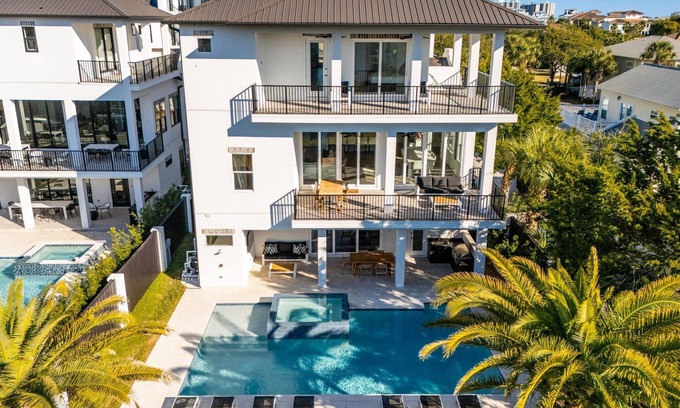 Frangista Beach House | 🌊 Ocean's 10 | 10 Bedrooms | Private Pool | Close 2 Beach | Elevator | FREE Golf 🏖️