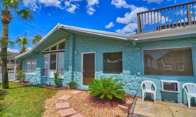 Silver Sands Beach Apartment | "Oceana" Surf Drive