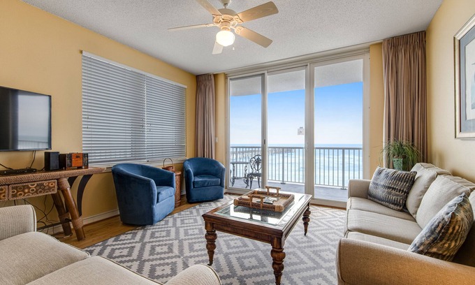 Navarre Beach Condo | Oceanfront condo with WiFi, central AC, & shared pool and hot tub - great views