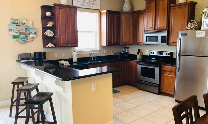 Bahama Beach Apartment | ON FRONT BEACH ROAD!! OPEN 2/22-29! SLEEPS UP TO 10!!