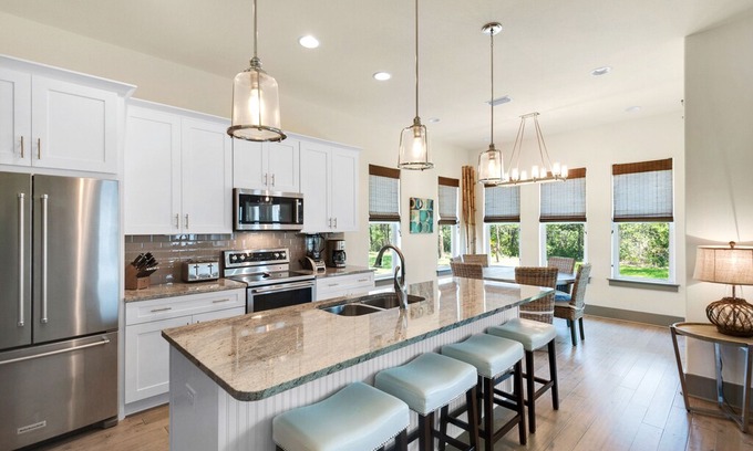 Miramar Beach House | OPEN>July 31-Aug 7⭐Walk 2 Beach⭐Sleeps 10⭐Community Pool⭐4BR Shore Thing Getaway