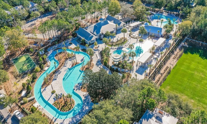 Watercolor House | Park District! 2-5 Blocks from the Beach! Outdoor Grill! Sonos Sound System!