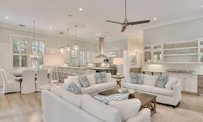 Watercolor House | Park District Paradise: Bikes, Golf Cart, WaterColor Beach Club Access, and Luxury Living.