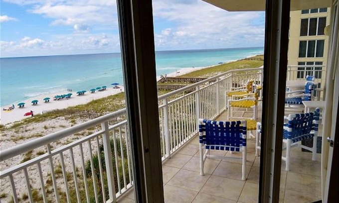 Navarre Beach Condo | Pearl 406 What a view! Sugar White Sand & Emerald Waters! Wrap Around Balcony!