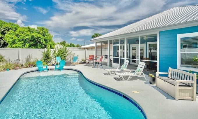 Riviera Beach House | Perfect Beach Home with Private Pool - 21yo & UP