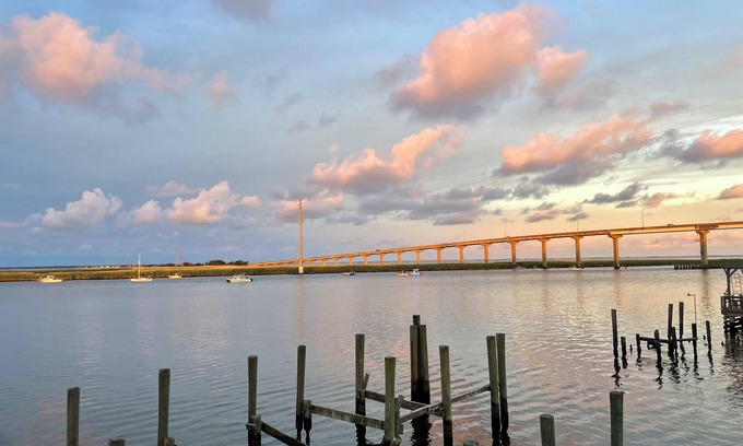 Historic Downtown Apalachicola Apartment | Pet-Friendly Private Apartment, Waterfront, Balcony